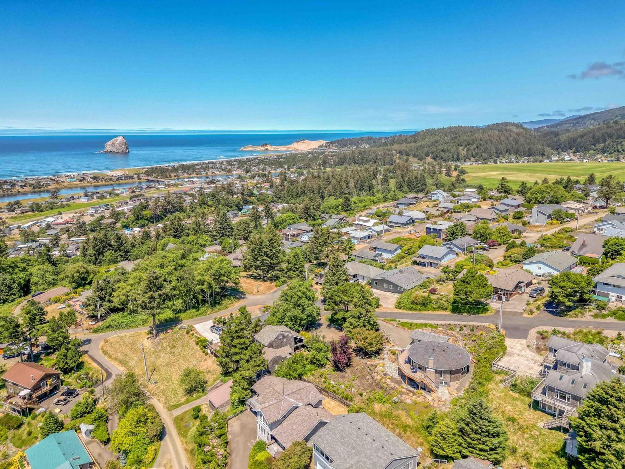 Summit Lighthouse Villa Pacific City Exterior photo